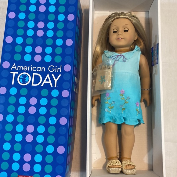 American Girl Doll Kailey Retired Doll - Picture 5 of 5